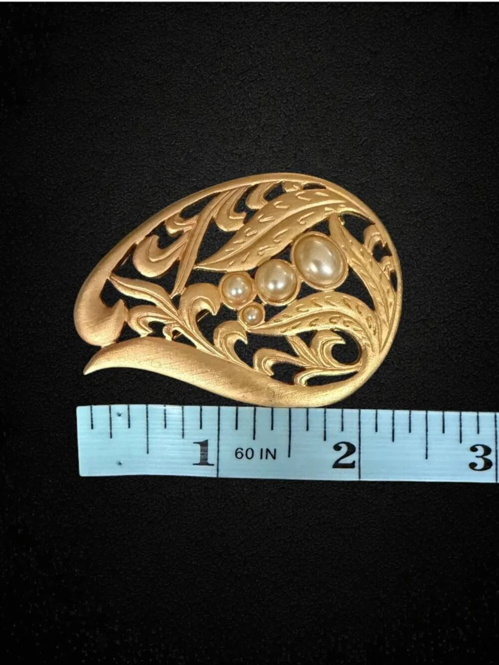 Vintage Venus USA Gold Tone Leaf Brooch Faux Pearl Openwork Statement Pin